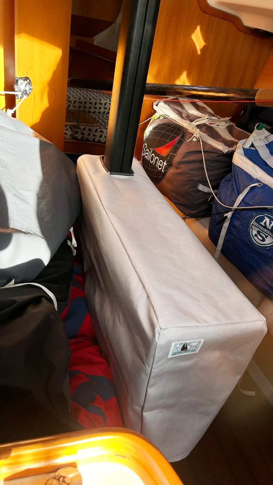 housse de table sur bateau